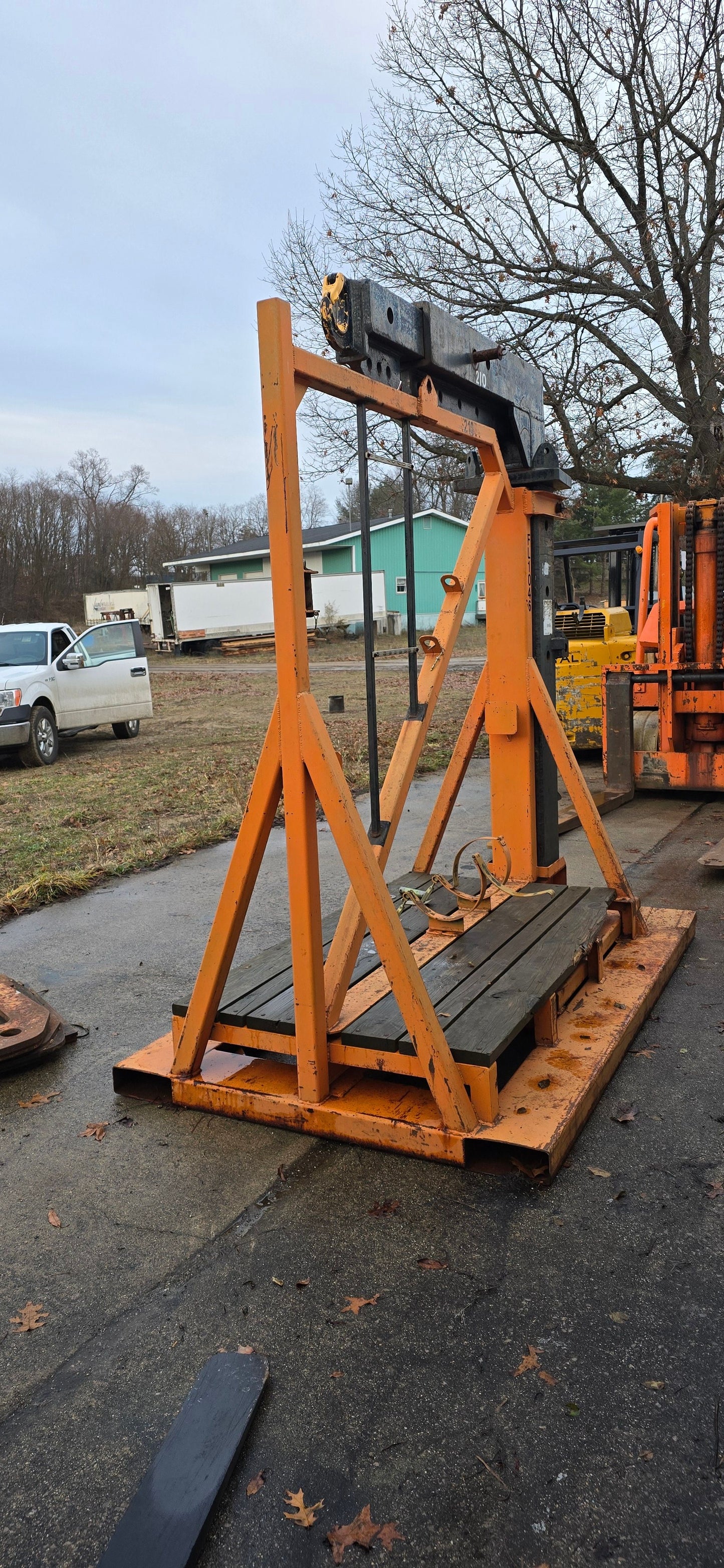 30,000 lb Cat Forklift Boom and Stand For Sale
