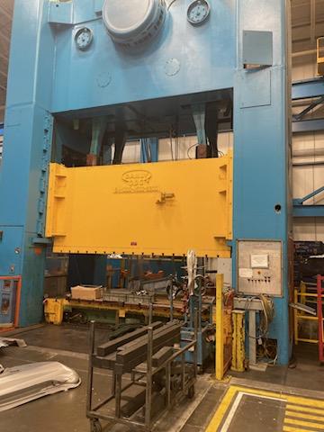 1,000 Ton Danly Straight Side Eccentric Press For Sale