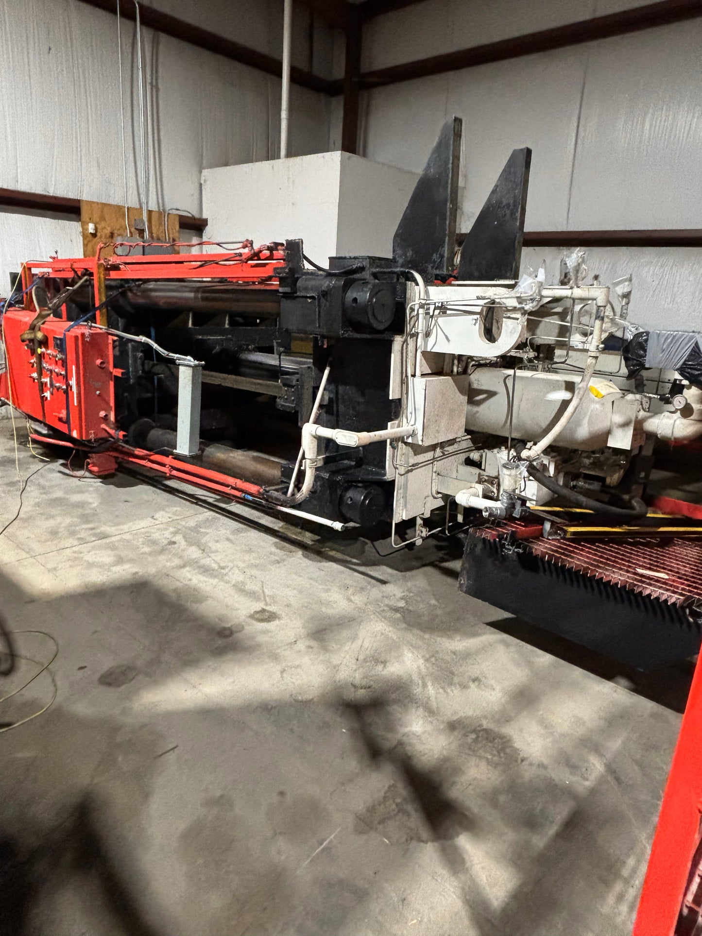 300 Ton Dake 4-Post Hydraulic Press For Sale