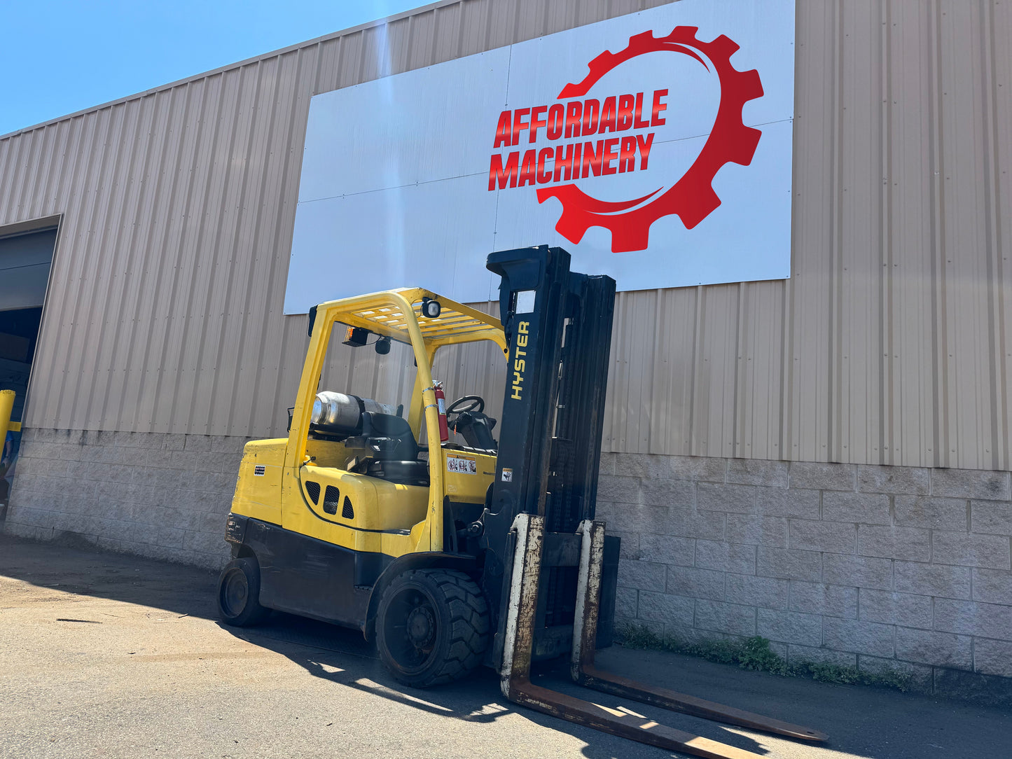 10,000 lb Hyster Forklift - Model FT100 - For Sale
