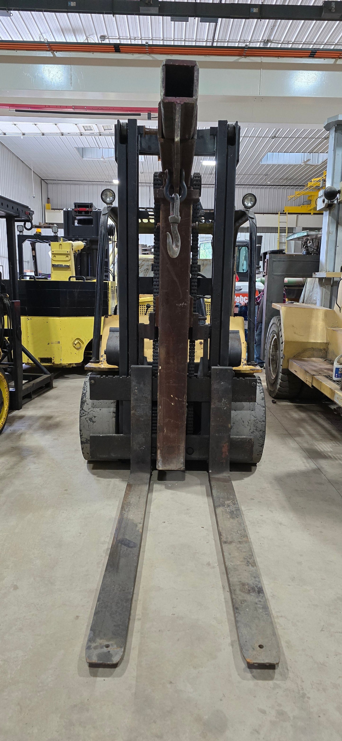 15,000 lb to 20,000 lb Hyster Forklift For Sale