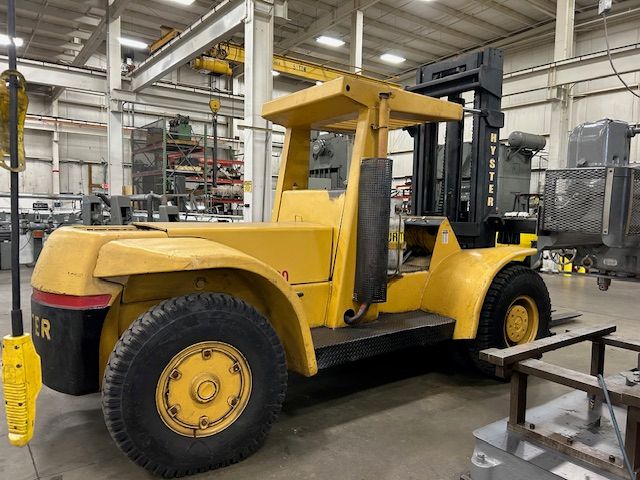 30,000 lb Hyster H300 Forklift For Sale