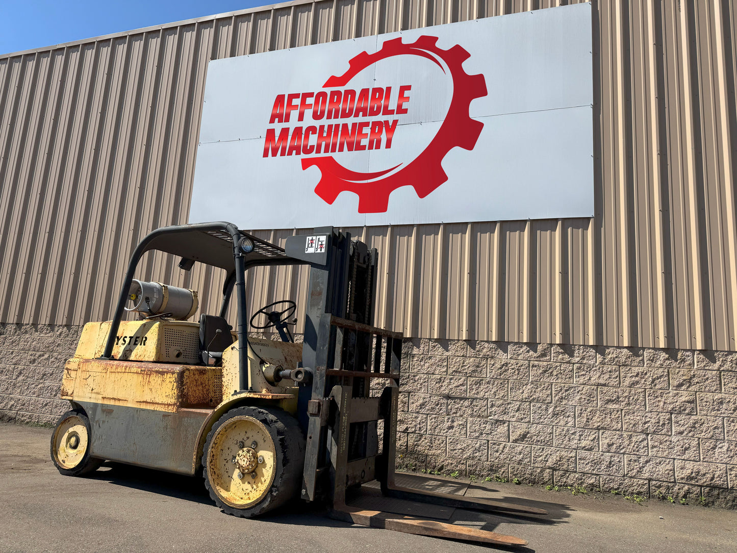 15,000 lb Hyster Forklift For Sale