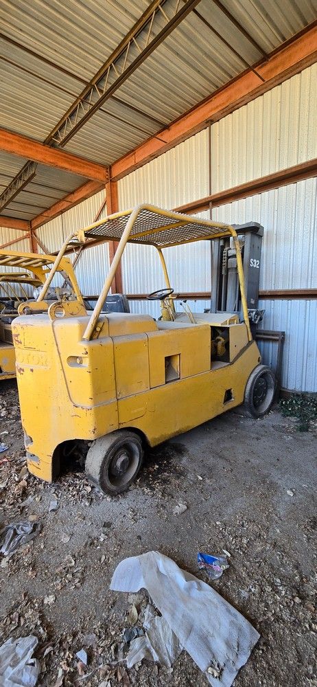 20,000 lb Cat Forklift For Sale