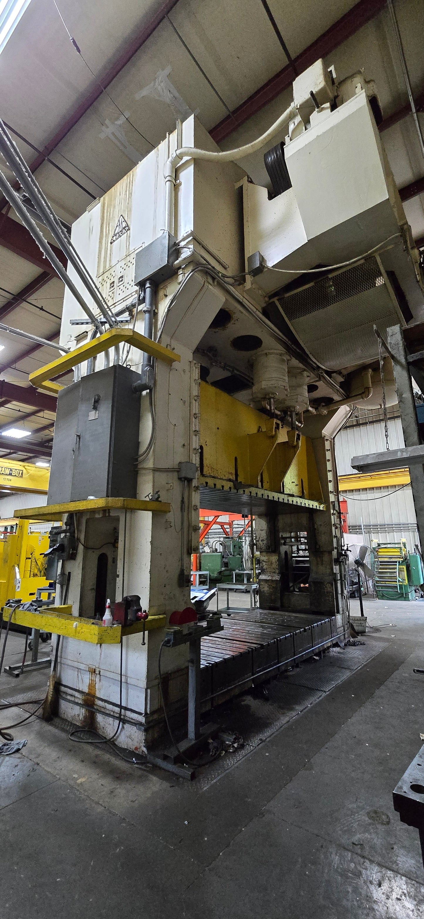 1,000 Ton Clearing Straight Side Press For Sale