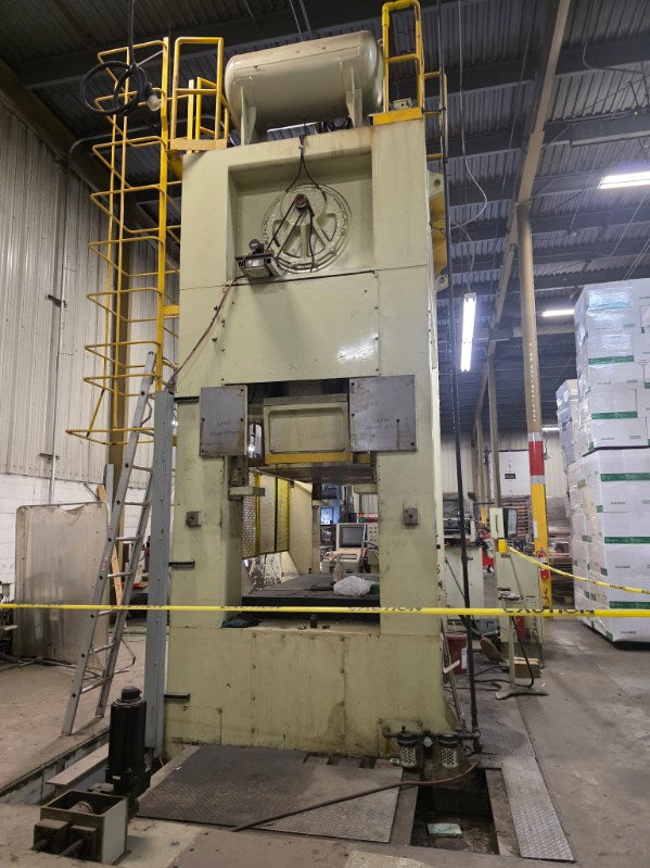 300 Ton Komatsu Press For Sale