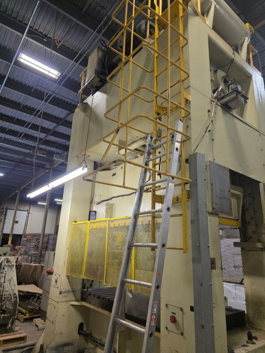 300 Ton Komatsu Press For Sale