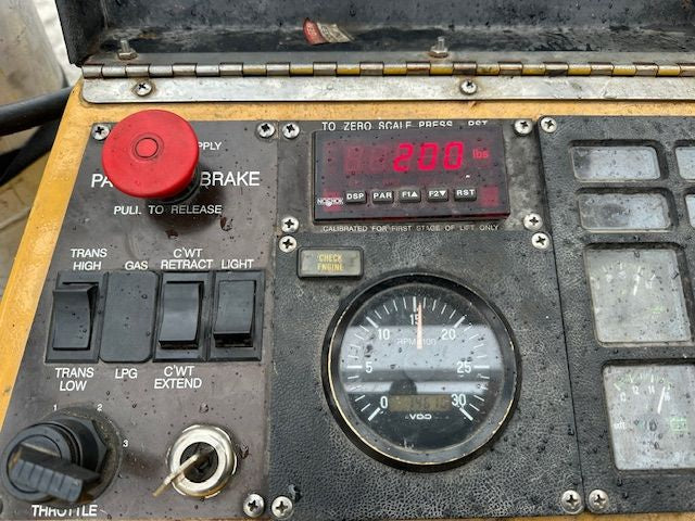 25,000 lbs to 35,000 lbs 25/35 Versa Lift Forklift For Sale