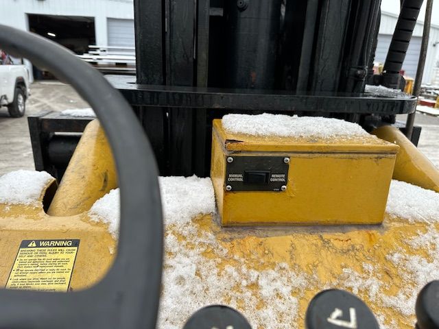 25,000 lbs to 35,000 lbs 25/35 Versa Lift Forklift For Sale